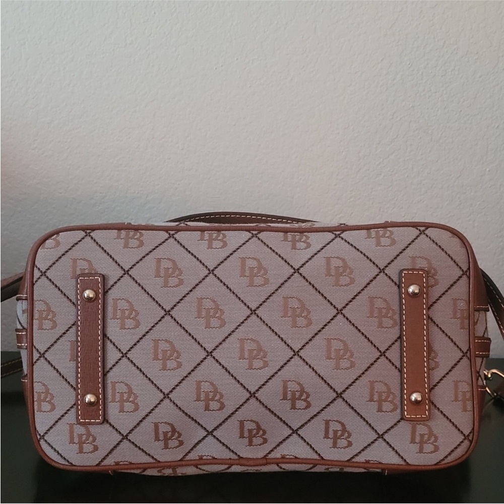 Dooney and Bourke Maxi Quilt Large
Gabriella EUC - Picture 10 of 16